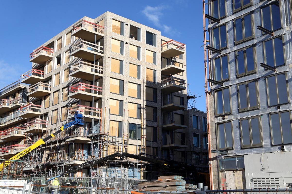 Problemen met balkons vertragen woningbouw op Norfolkterrein