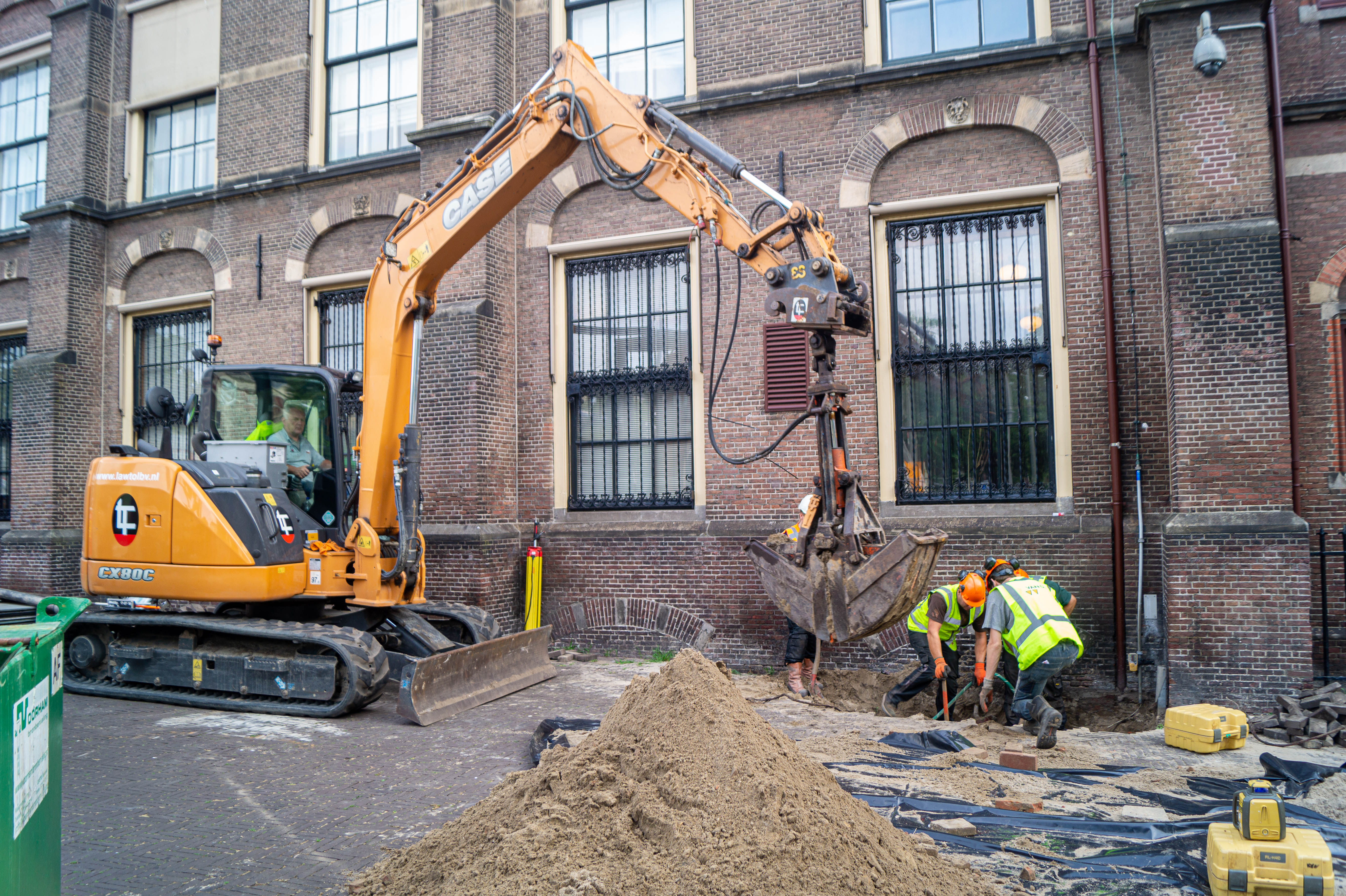 Archeologisch onderzoek: Welk leven speelde zich af onder het Binnenhof?