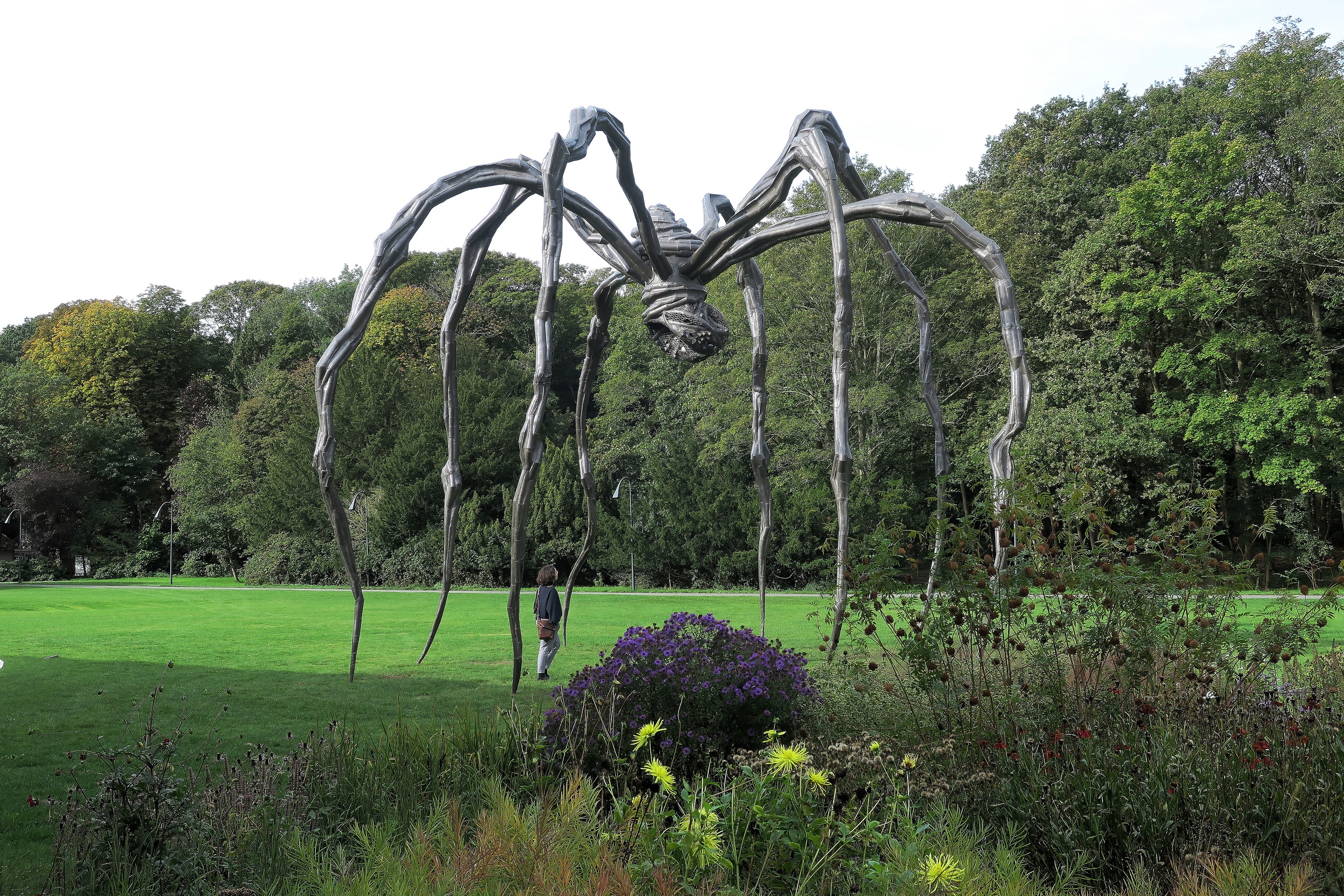 Reuzenspinnen in Voorlinden: kunstenares Louise Bourgeois mengt gif met antigif