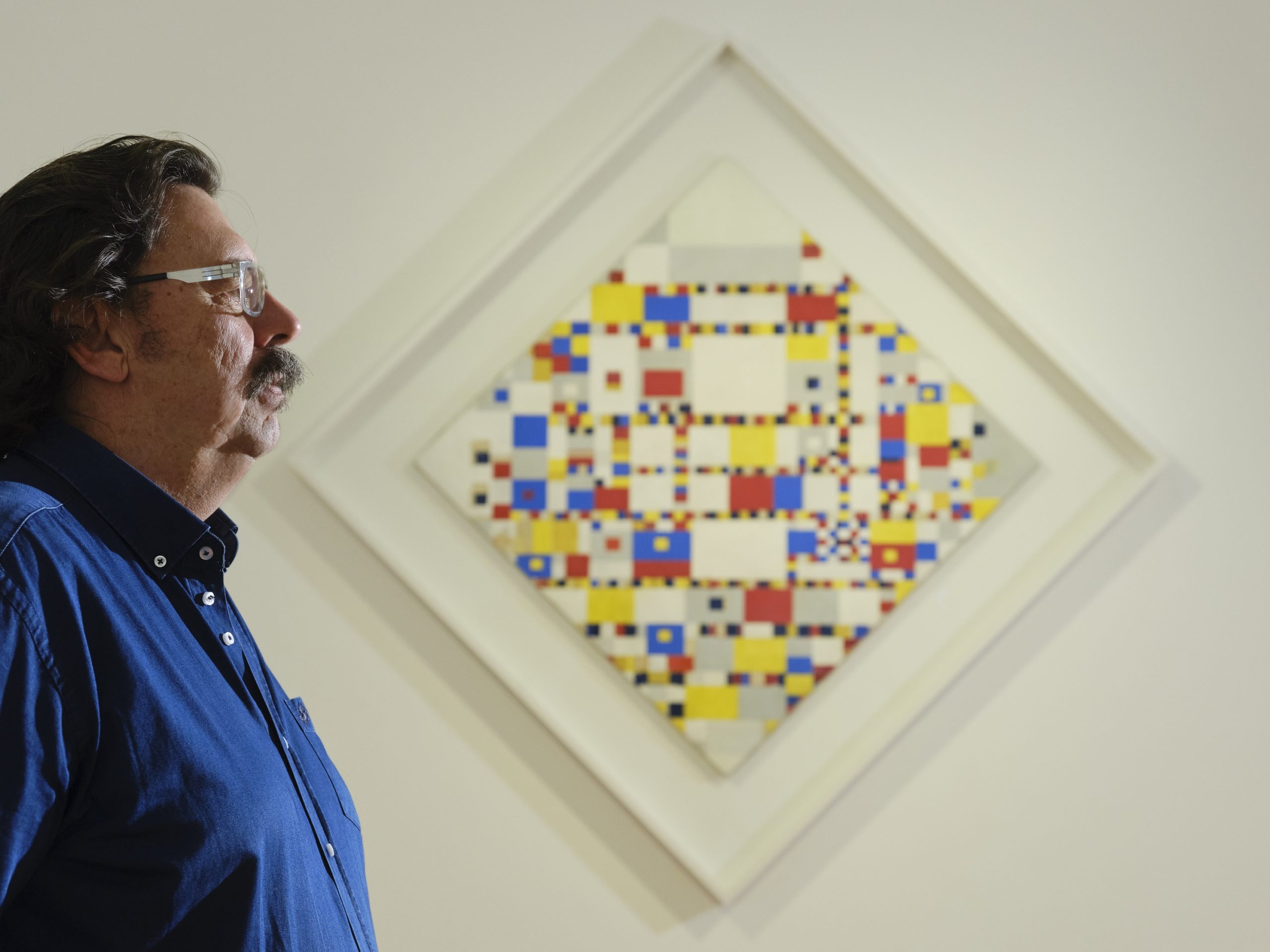 Ap Gewald: van straatveger Lange Voorhout tot de befaamde koerier Gemeentemuseum