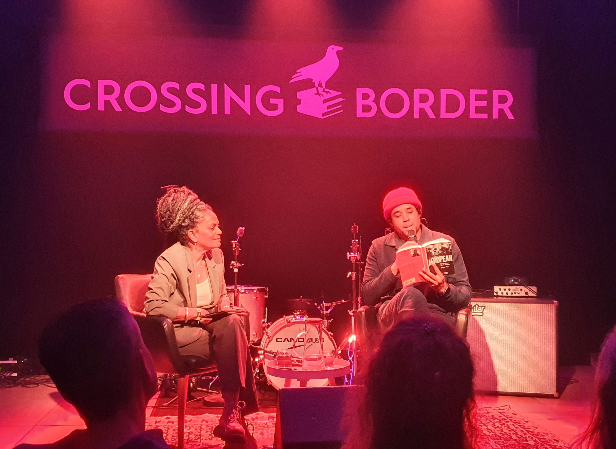 Crossing Border: enthousiast publiek in te klein theater