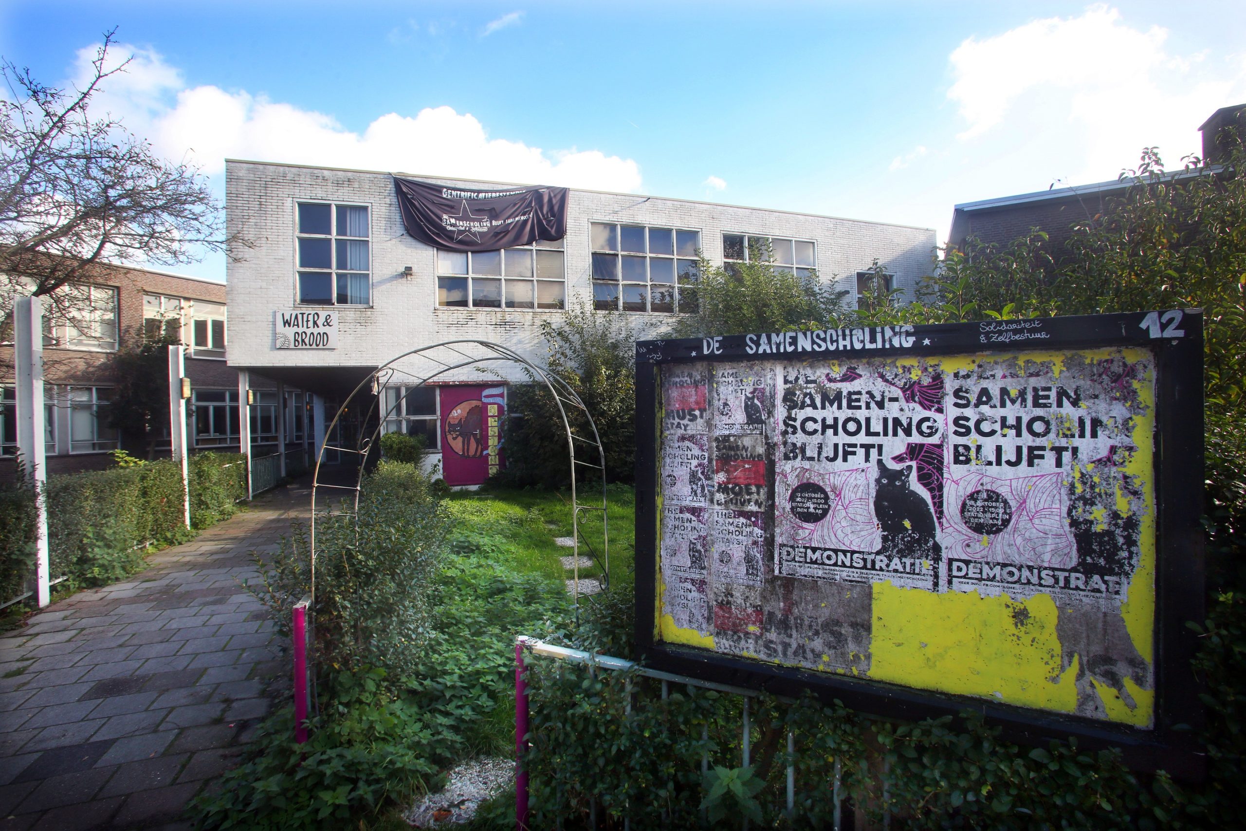 Nog geen ontruiming voor Samenscholing en Kazerne