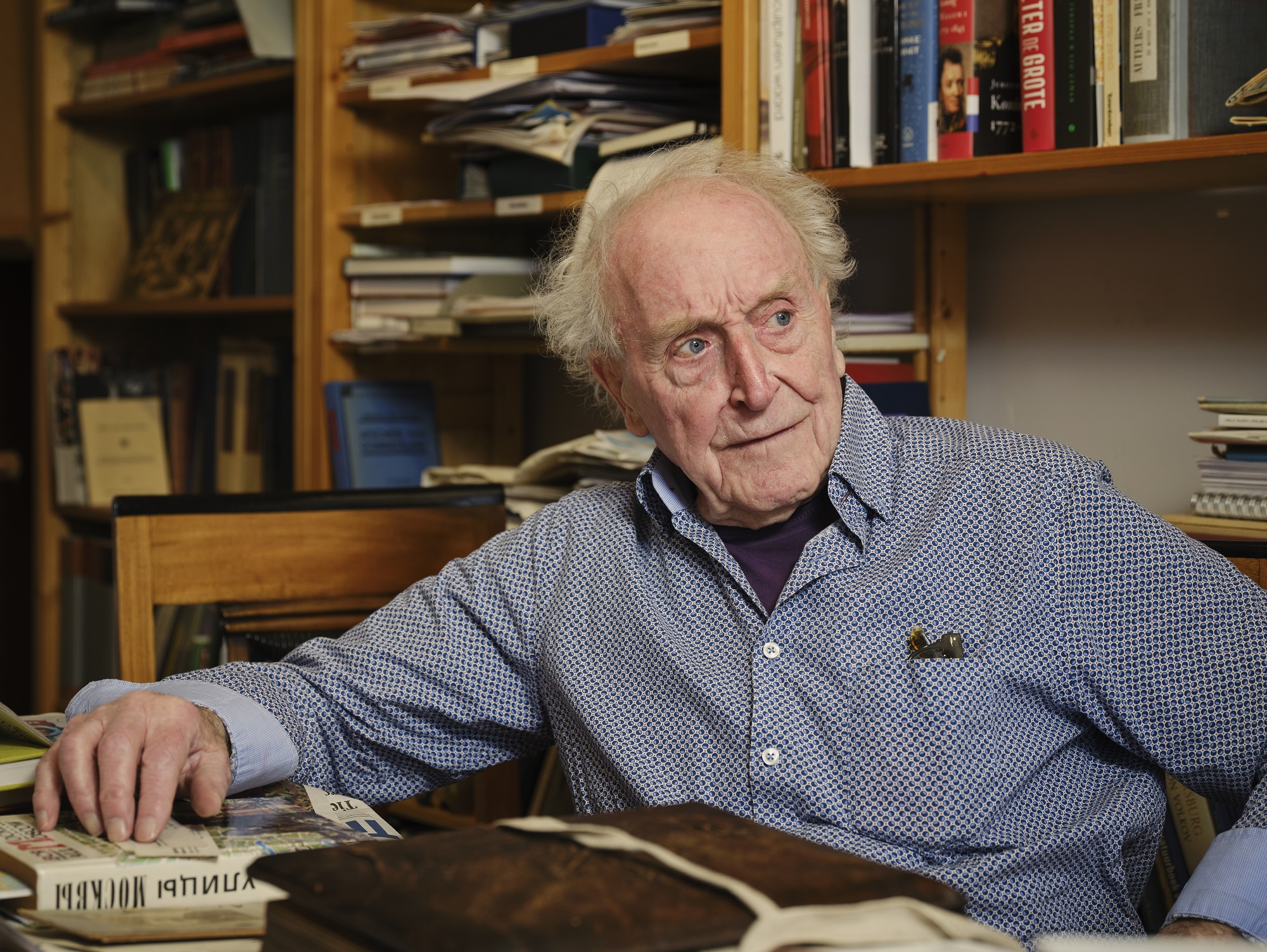 Otto Gooiker (92) is drukker dan ooit met Oekraïens vertalen: ‘Alles in Rusland gebeurt onverwacht’