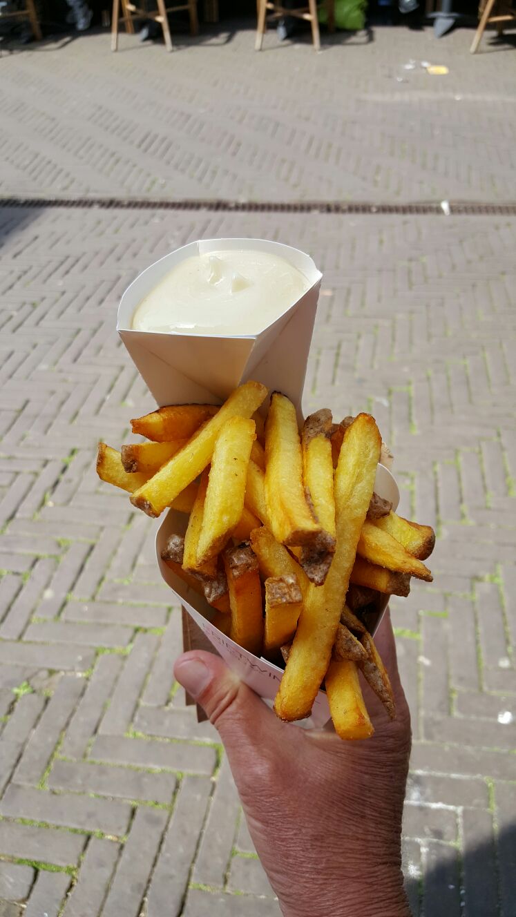 Gemeenteraad tegen fastfood weren uit winkelstraten