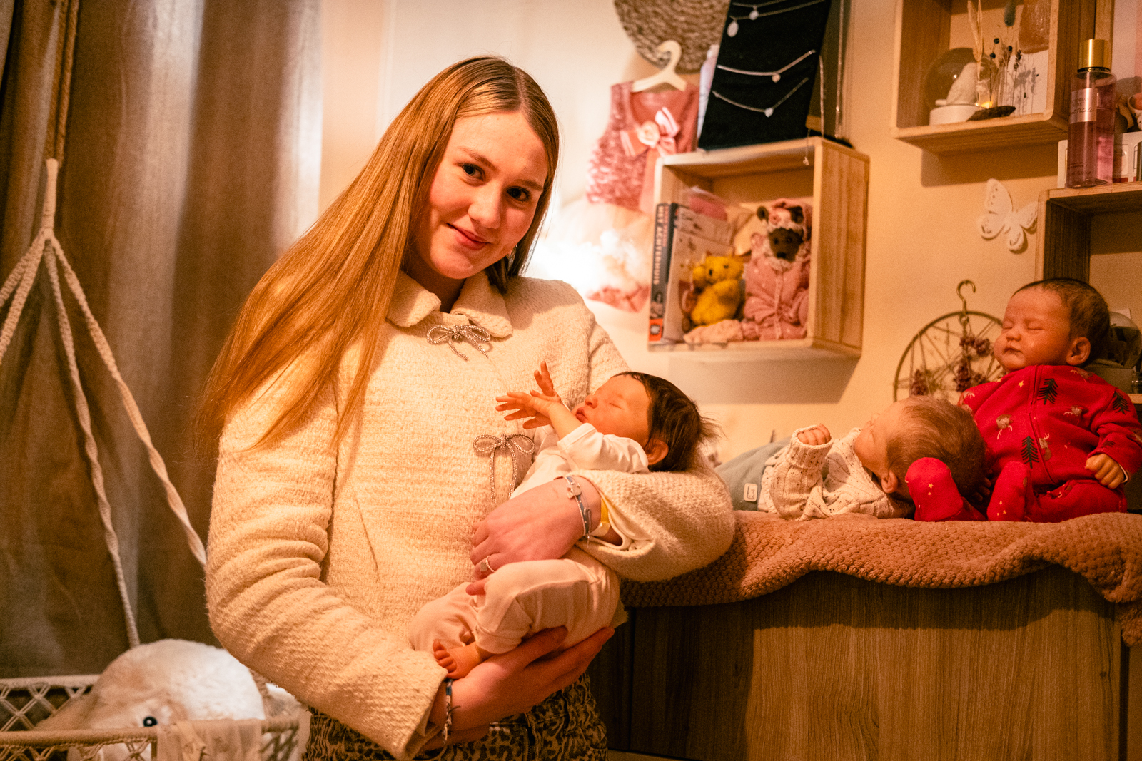 Levensechte poppen voorzien in behoefte: ‘Het zijn mijn kindjes’