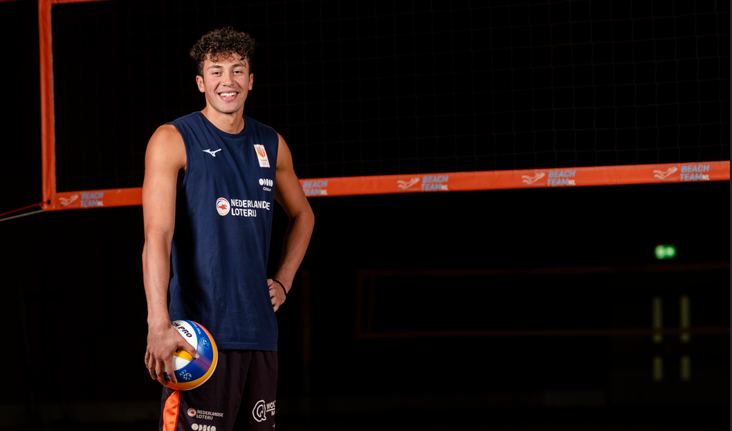 Matthew Immers klaar voor WK beachvolleybal: ‘Ik ben jong en wil me bewijzen als atleet’