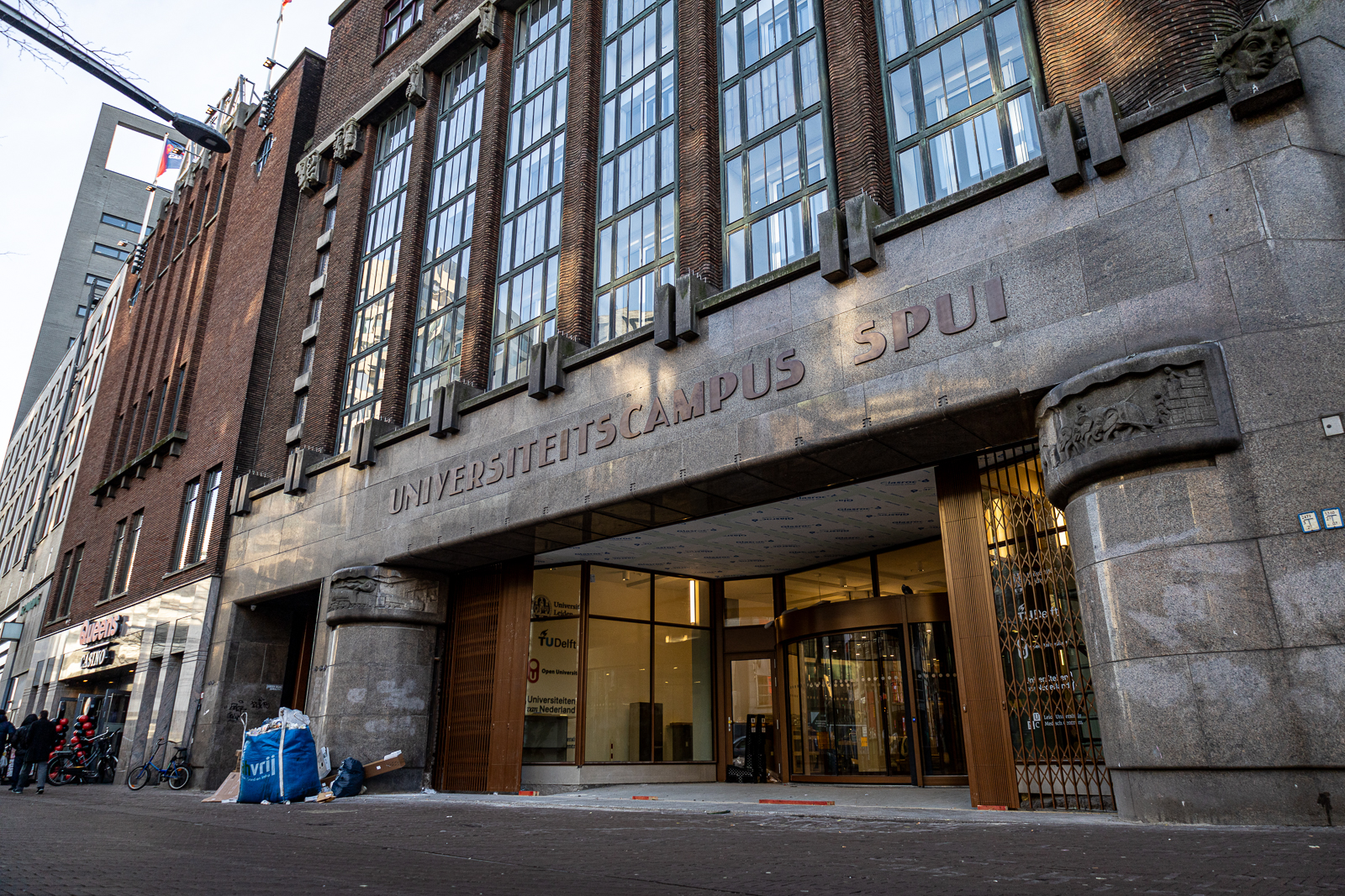 Universiteit Leiden opent in voormalig V&D-pand: ‘Den Haag is een universiteitsstad geworden’