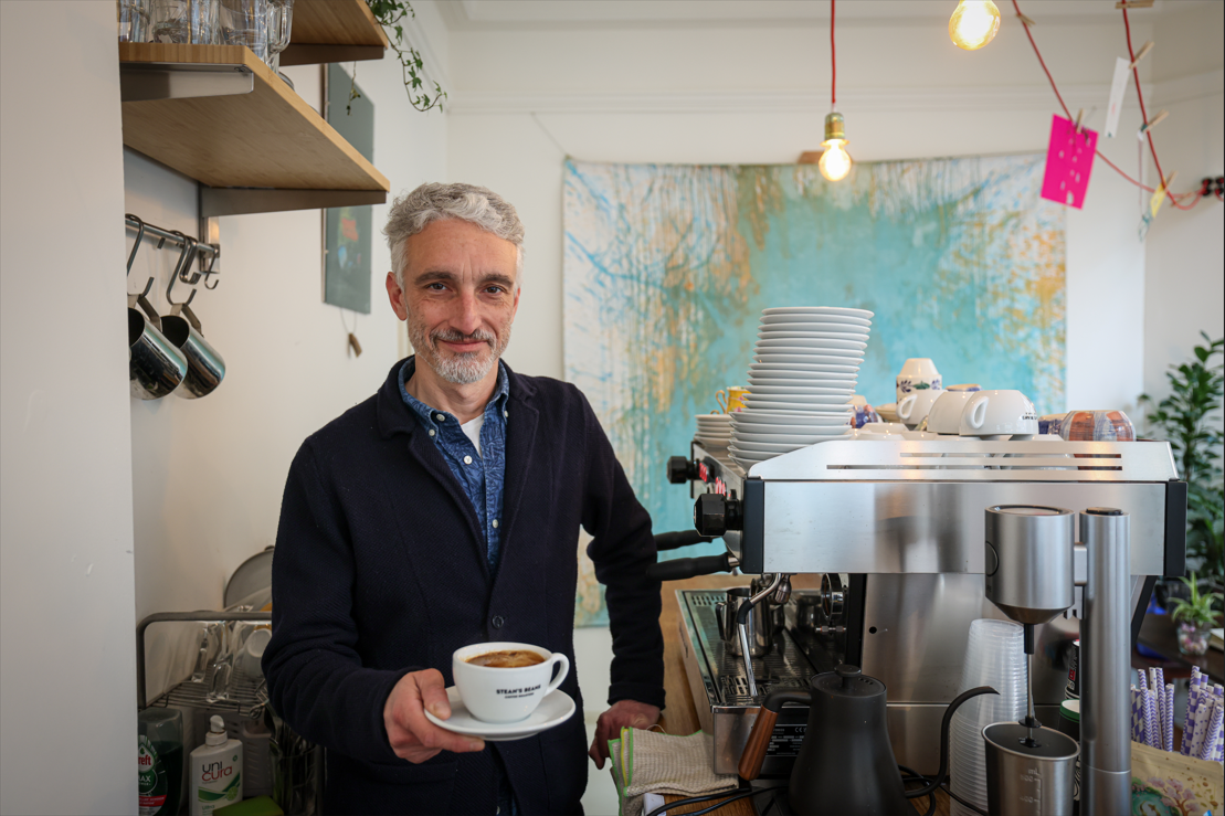Mahalle Cafe: kunst, cultuur en politiek bij de koffie