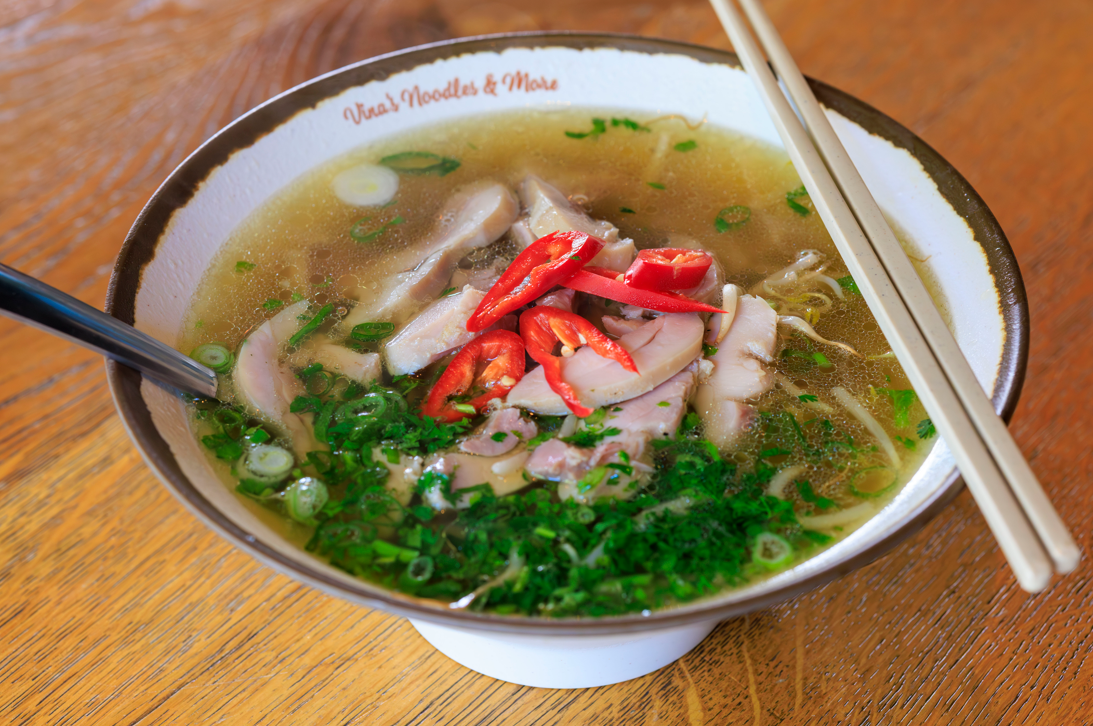 De vrolijke gerechten van Vina’s Noodles zijn fris, kruidig en verrukkelijk (8)