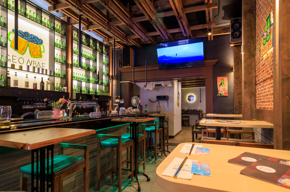 Bij Geonbae draait het meer om de soju dan om het eten (6½)
