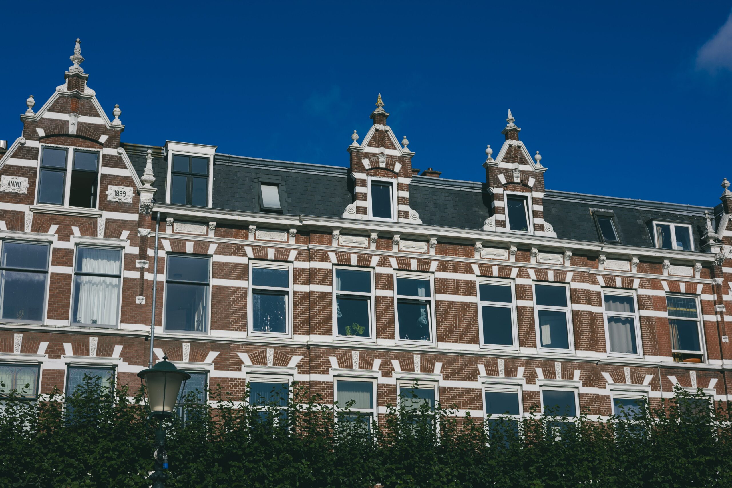 Nieuwe vloer in een Haagse bovenwoning? Let op geluid, hoogte en ondergrond
